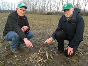 De vondst van het eerste kievitsei is de start van het weidevogelseizoen 2016